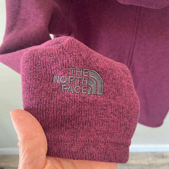 The North Face Burgundy Fleece Crescent Wrap Hooded Jacket - Picture 3 of 4